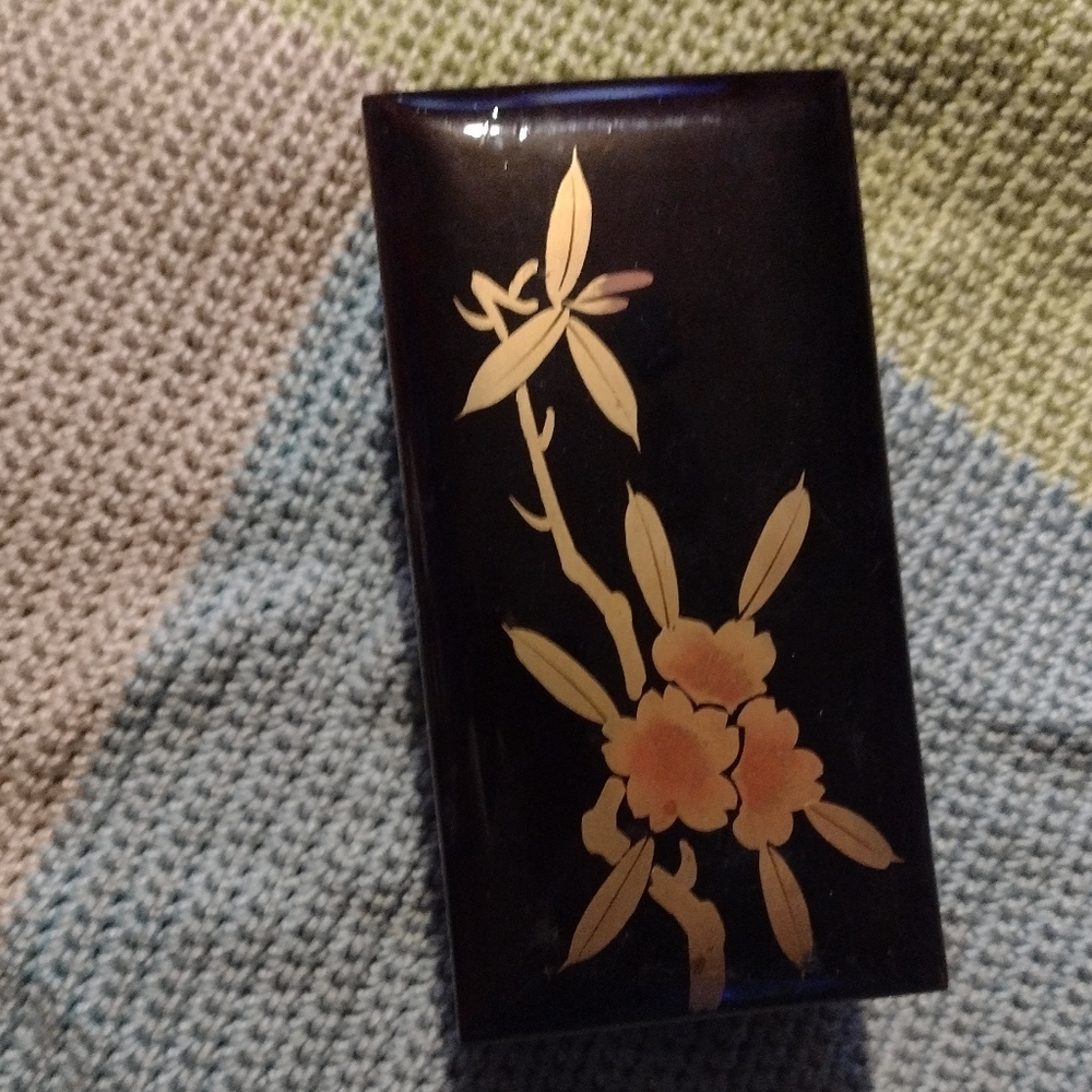 Sankyo hand painted music box with place inside for your own jewels